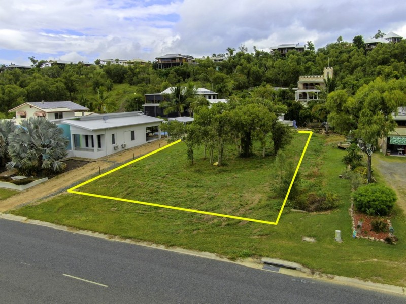 61 Gloucester Avenue, Hideaway Bay QLD 4800