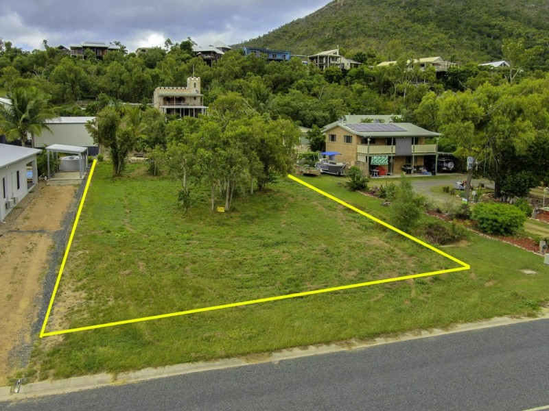 61 Gloucester Avenue, Hideaway Bay QLD 4800