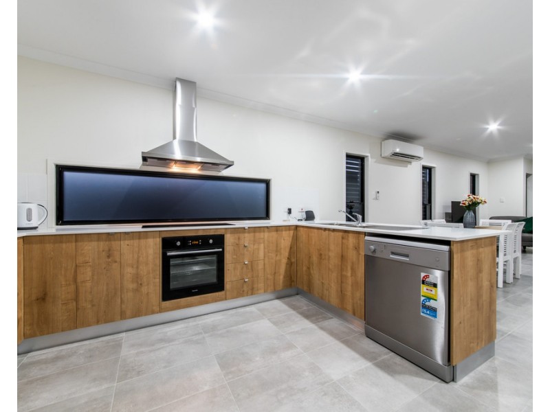 48/20 Altmann Avenue, Cannonvale QLD 4802