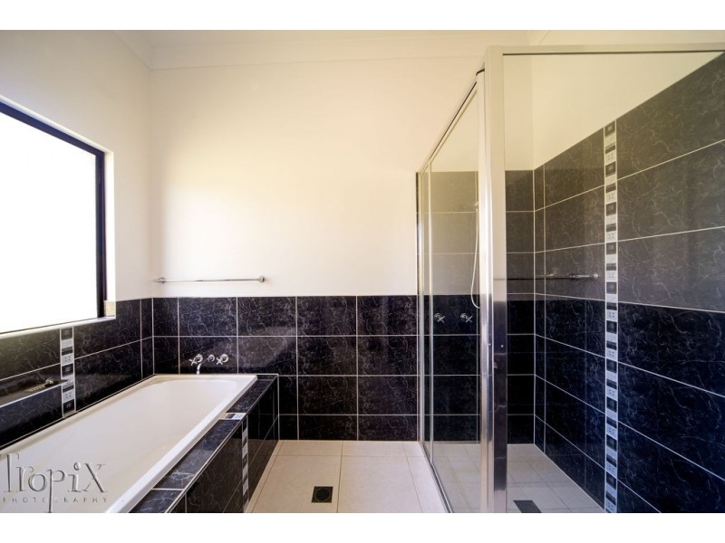 24 – 25/168 Hydeaway Bay Drive, Cape Gloucester QLD 4800