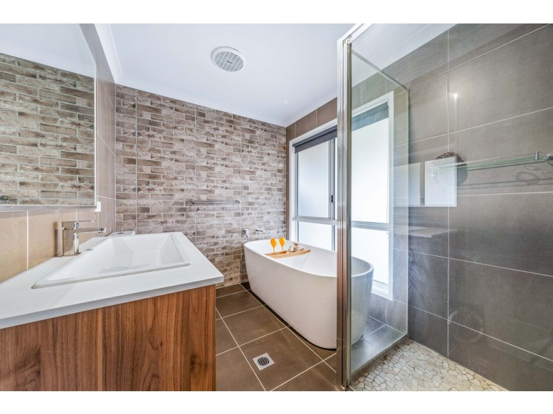 29 Stanley Drive, Cannonvale QLD 4802