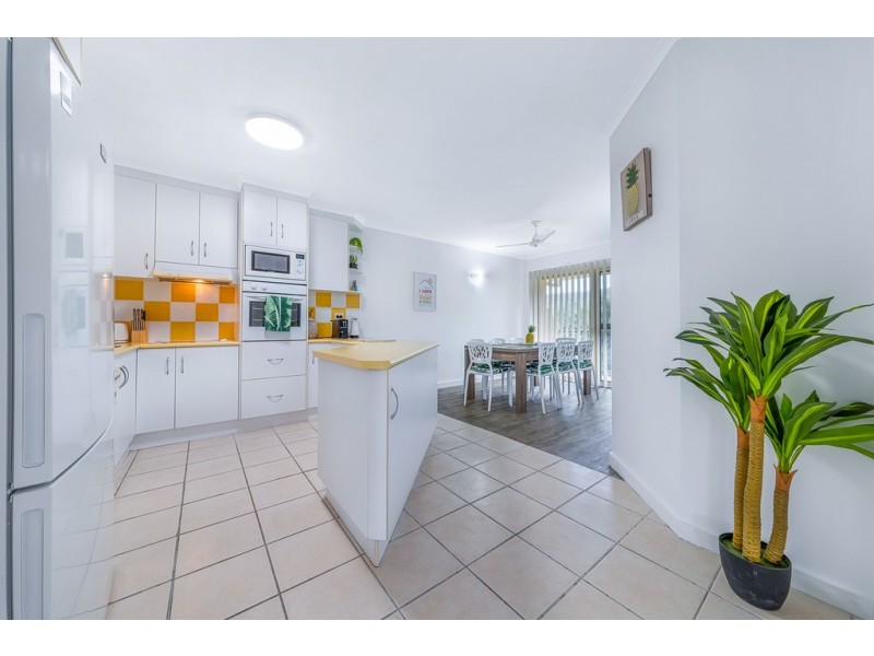 26/24 Beach Road, Cannonvale QLD 4802