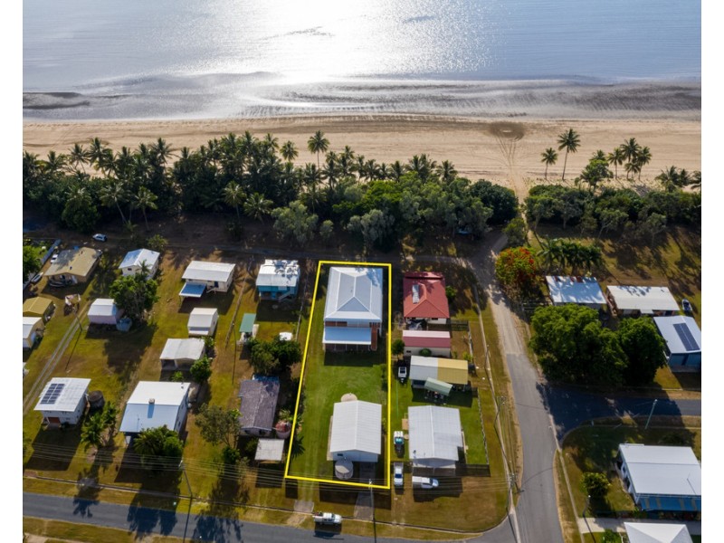 4 Peters Avenue, Midge Point QLD 4799