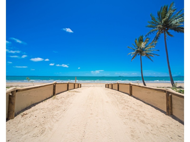 4 Peters Avenue, Midge Point QLD 4799