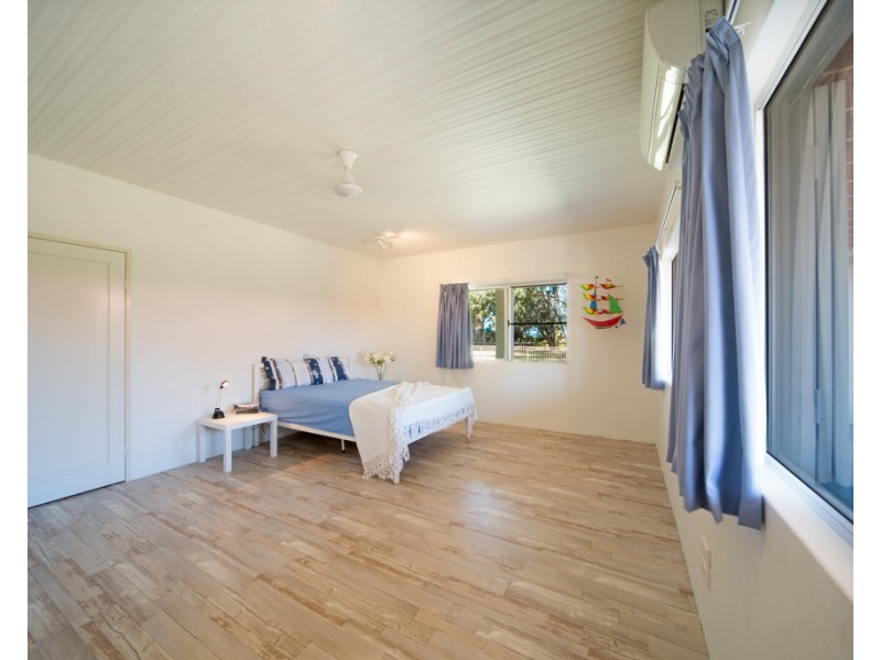4 Peters Avenue, Midge Point QLD 4799