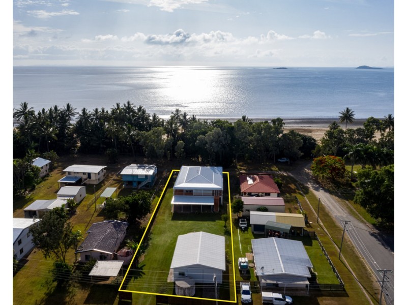 4 Peters Avenue, Midge Point QLD 4799