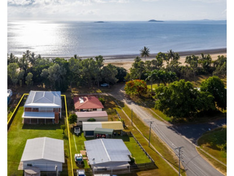 4 Peters Avenue, Midge Point QLD 4799