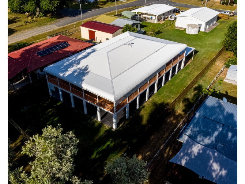 4 Peters Avenue, Midge Point QLD 4799