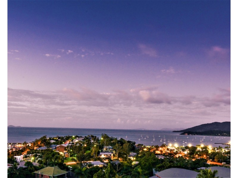 1/2 Nara Avenue, Airlie Beach QLD 4802