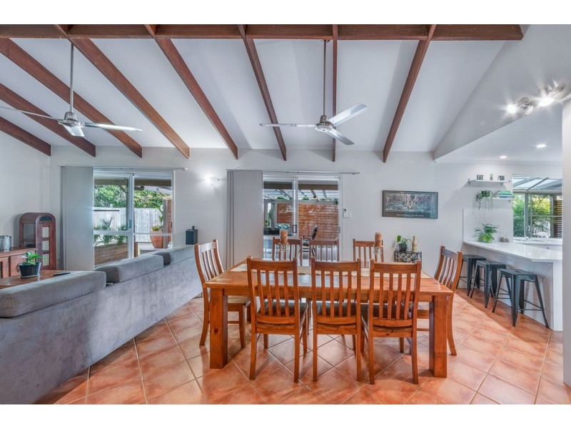 55 Manooka Drive, Cannonvale QLD 4802