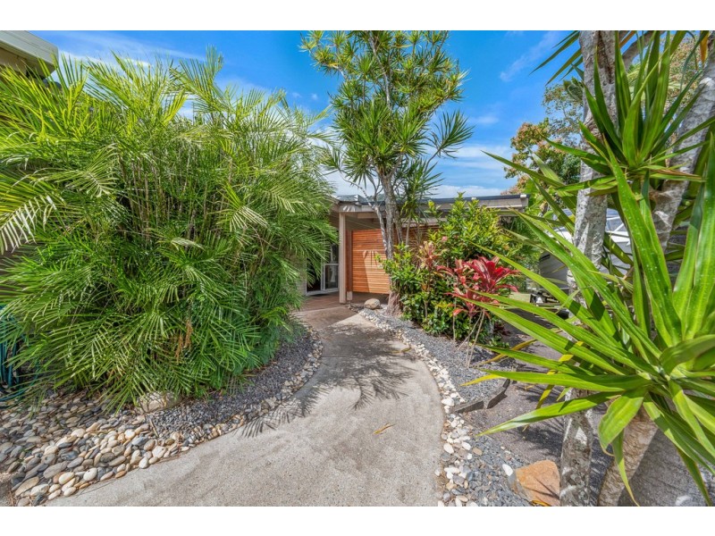 55 Manooka Drive, Cannonvale QLD 4802
