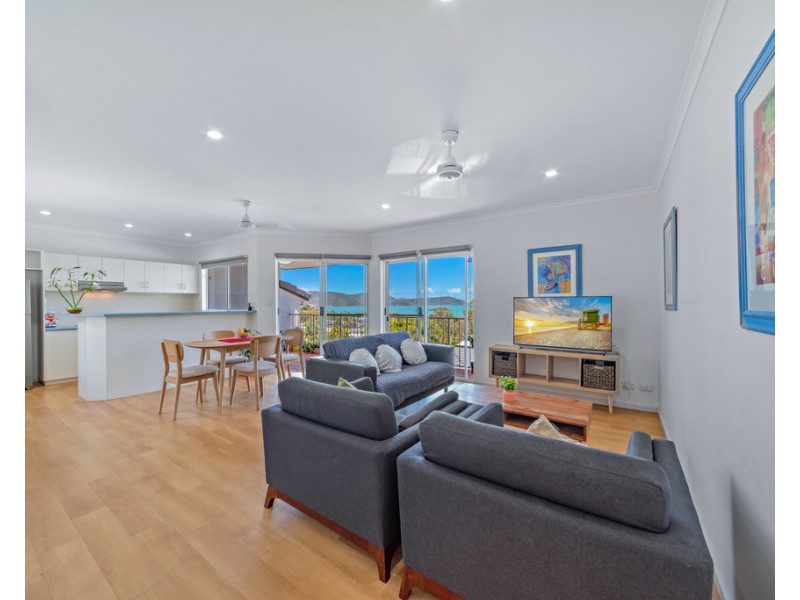 3/12 Eshelby Drive, Cannonvale QLD 4802