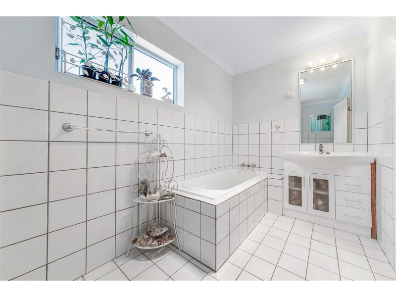 95 Lelona Drive, Bloomsbury QLD 4799