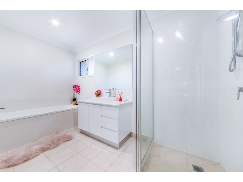 26 Riverview Drive, Mount Julian QLD 4800