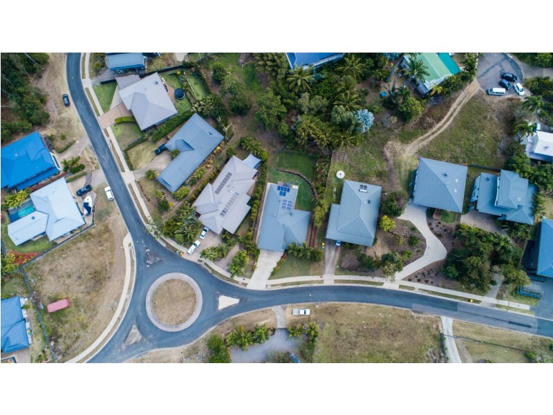 39 Eshelby Drive, Cannonvale QLD 4802