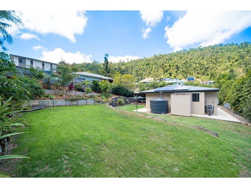 39 Eshelby Drive, Cannonvale QLD 4802