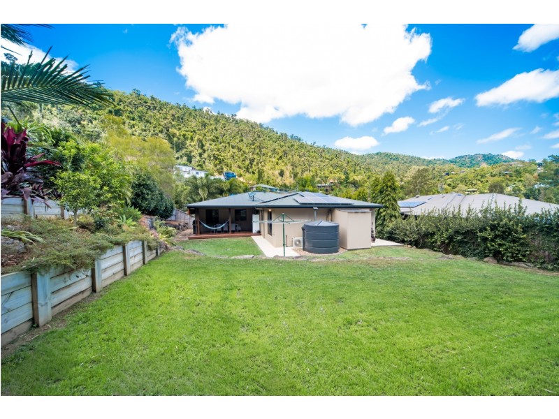 39 Eshelby Drive, Cannonvale QLD 4802
