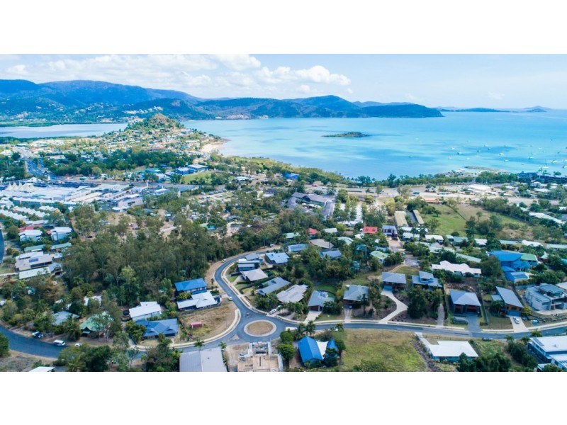 39 Eshelby Drive, Cannonvale QLD 4802
