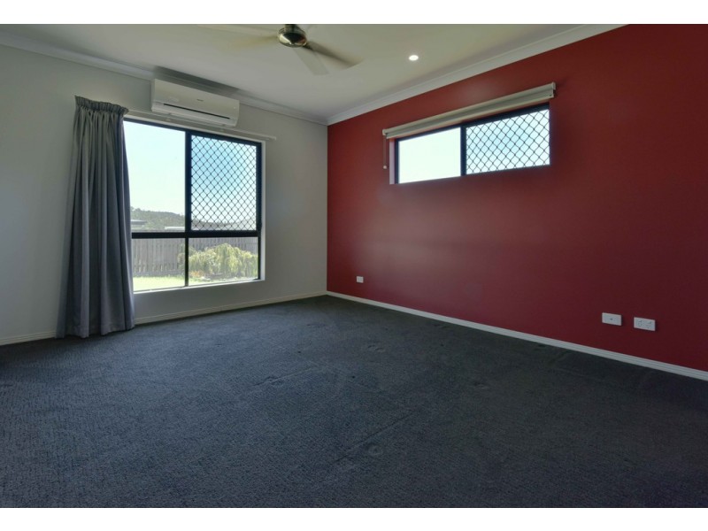 4 Vector Court, Cannonvale QLD 4802