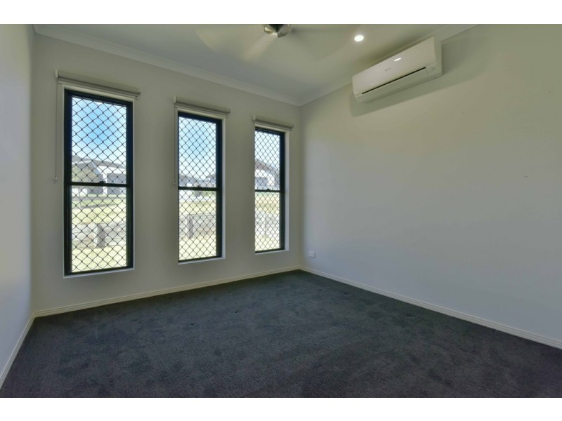4 Vector Court, Cannonvale QLD 4802