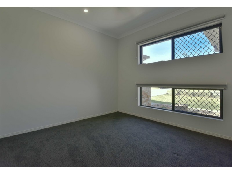 4 Vector Court, Cannonvale QLD 4802