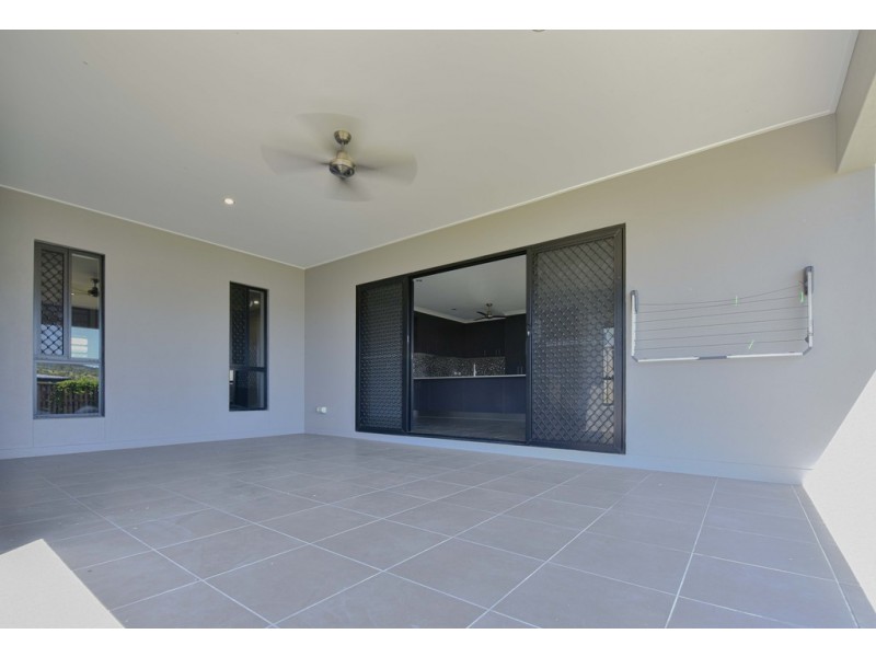 4 Vector Court, Cannonvale QLD 4802