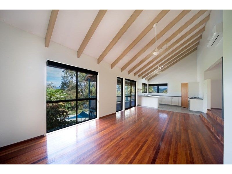 3 Warruga Street, Cannonvale QLD 4802