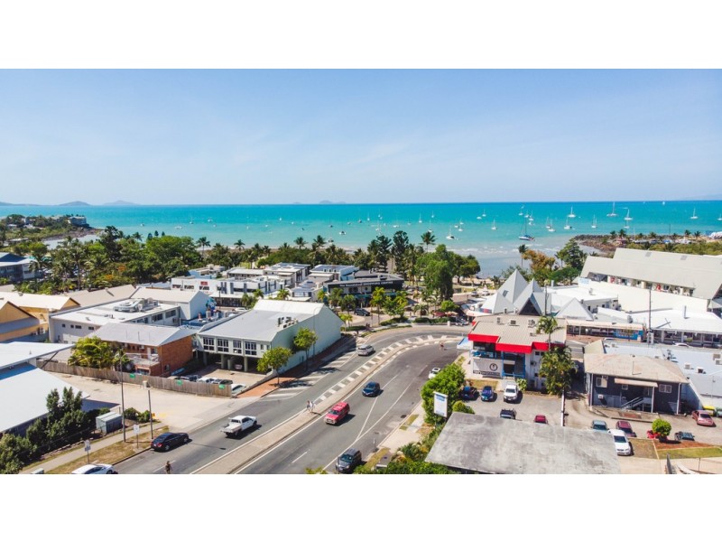 21/4 Golden Orchid Drive, Airlie Beach QLD 4802