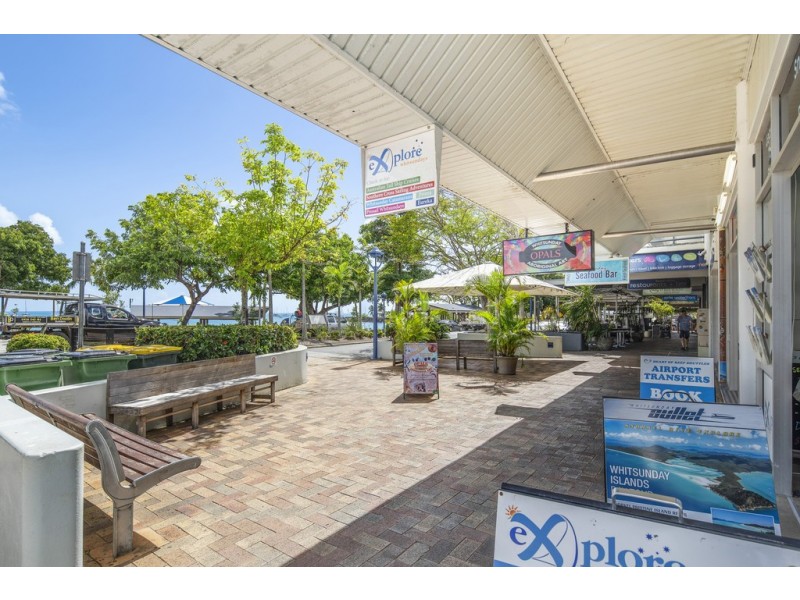 295 Shute Harbour Rd/Airlie Esplanade, Airlie Beach QLD 4802