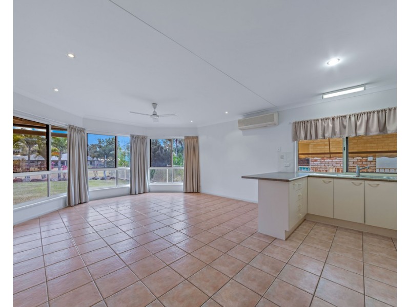 26 Valley Drive, Cannonvale QLD 4802