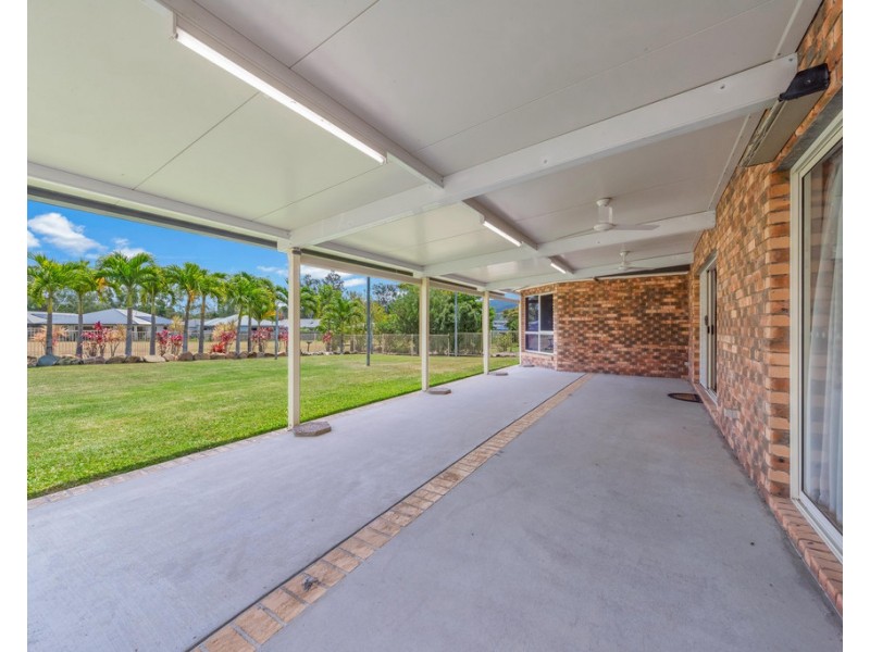 26 Valley Drive, Cannonvale QLD 4802