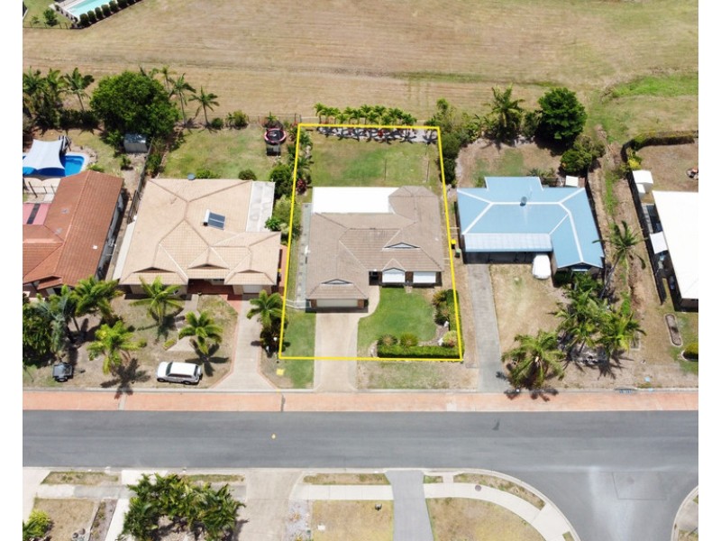 26 Valley Drive, Cannonvale QLD 4802