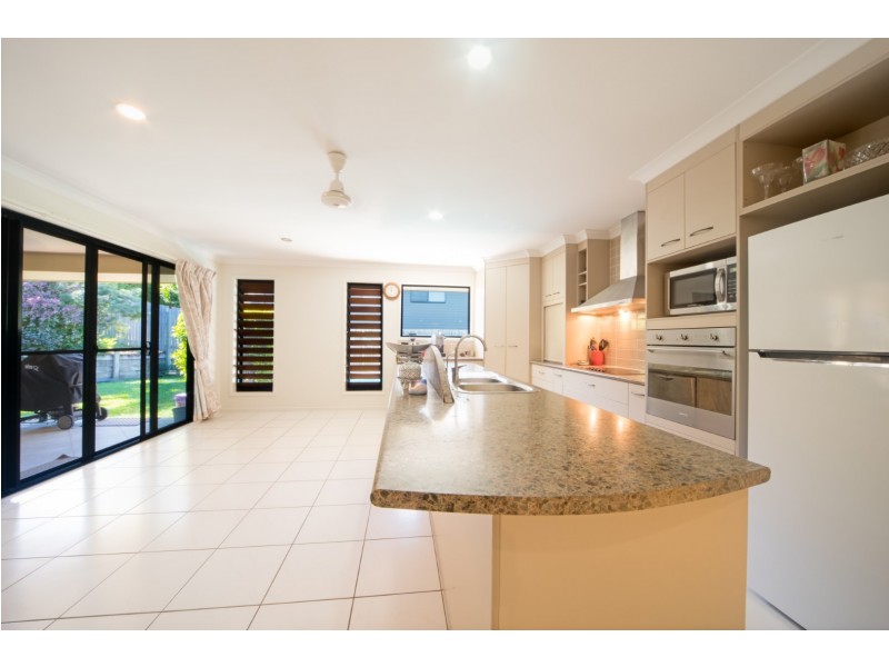 15 Jonquill Court, Cannonvale QLD 4802