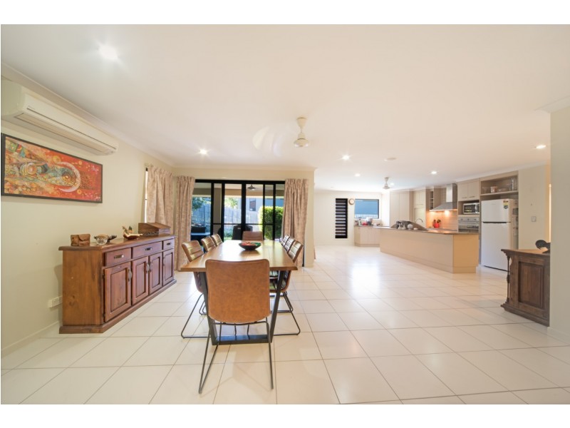 15 Jonquill Court, Cannonvale QLD 4802