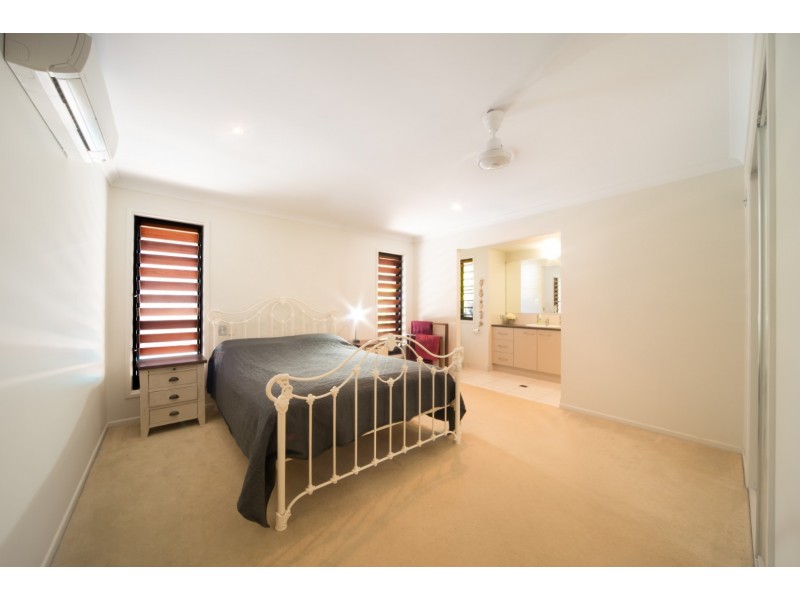 15 Jonquill Court, Cannonvale QLD 4802