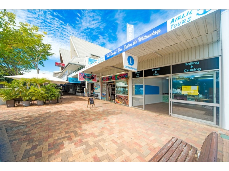 1/4 Airlie Esplanade, Airlie Beach QLD 4802