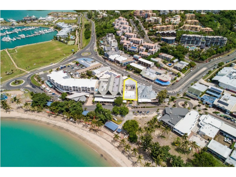 1/4 Airlie Esplanade, Airlie Beach QLD 4802