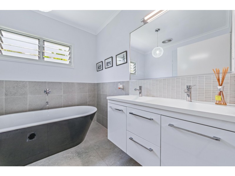 12 Curlew Court, Jubilee Pocket QLD 4802