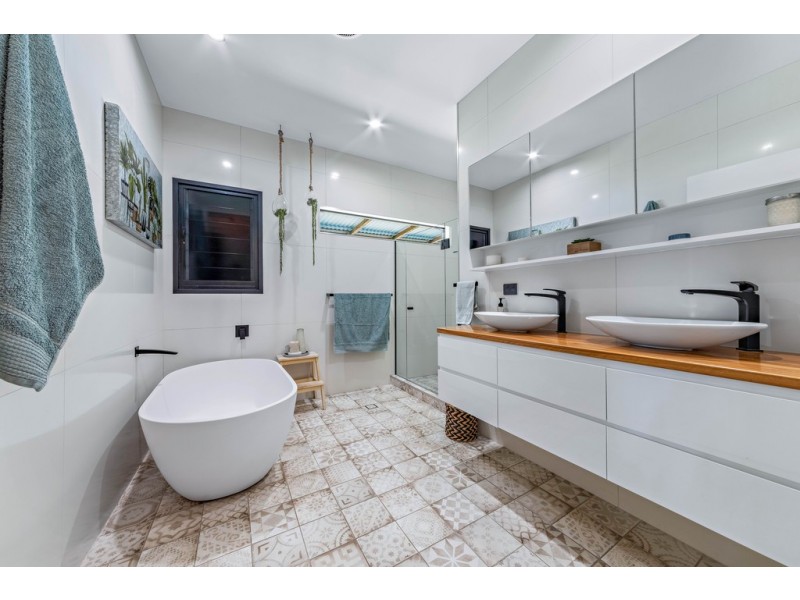 25 Windemere Drive, Strathdickie QLD 4800