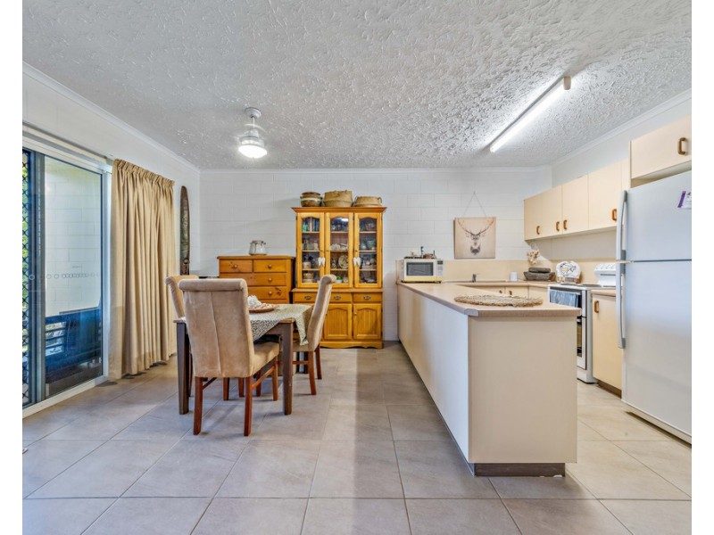 2/2 Robert Street, Proserpine QLD 4800