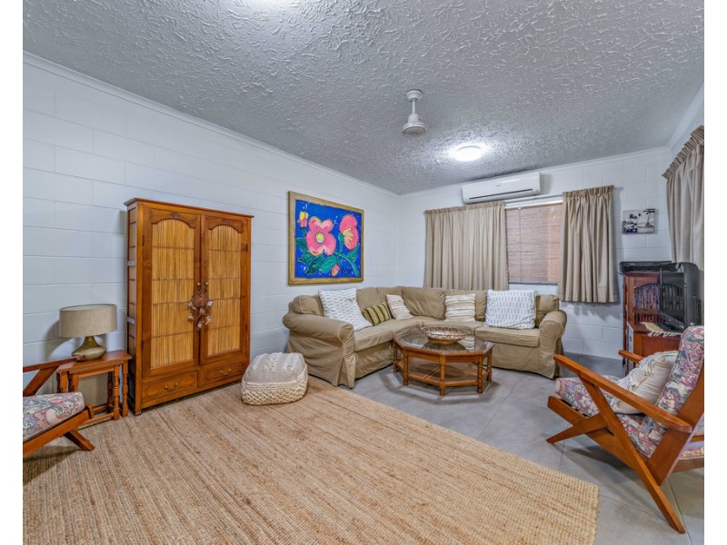 2/2 Robert Street, Proserpine QLD 4800