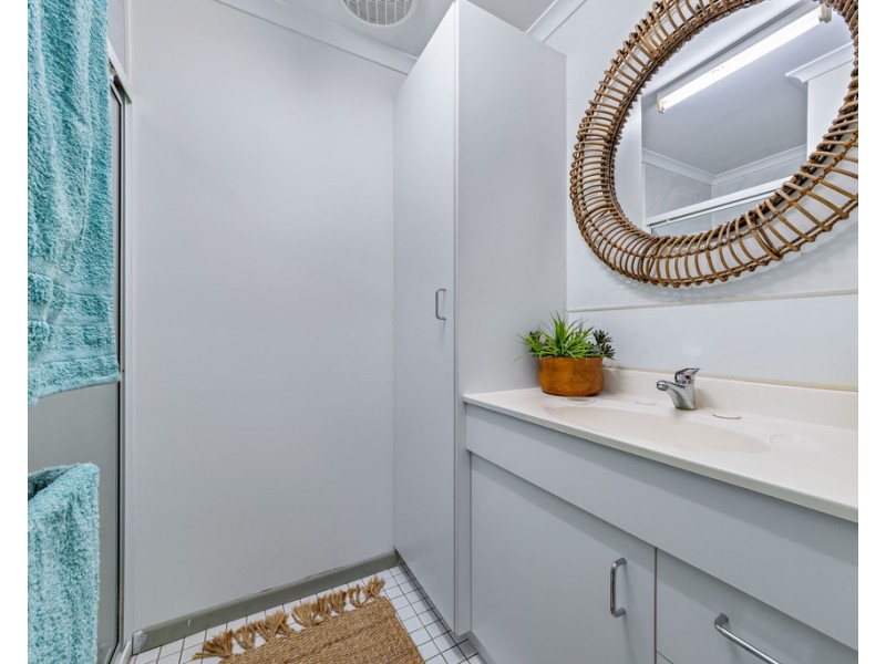 2/2 Robert Street, Proserpine QLD 4800