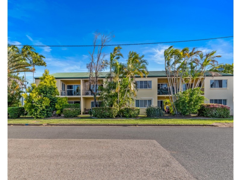 2/2 Robert Street, Proserpine QLD 4800
