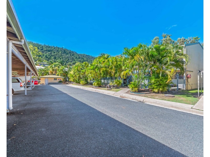 10/6 Saint Martins Lane, Cannonvale QLD 4802