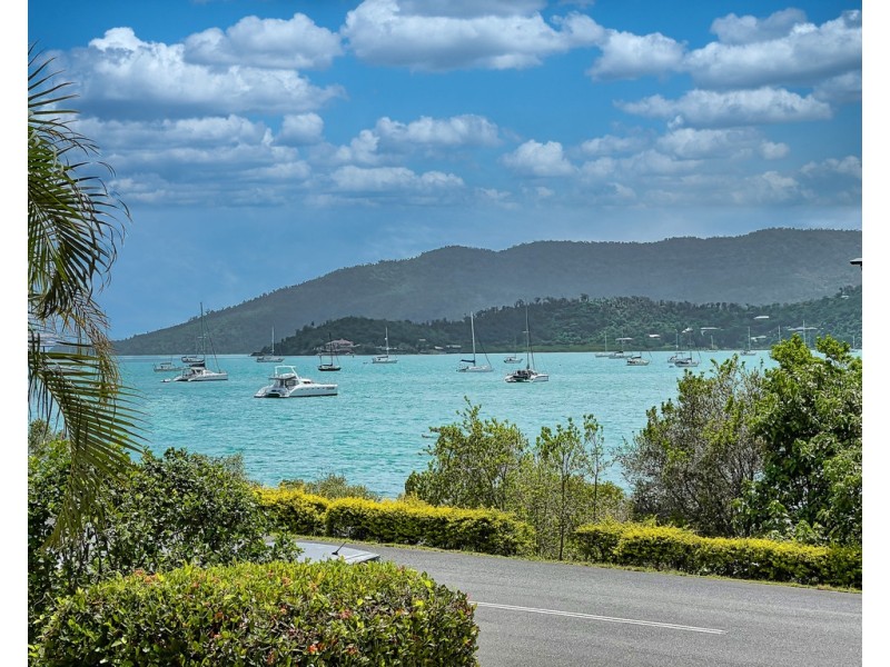 4 Broadwater Avenue, Airlie Beach QLD 4802