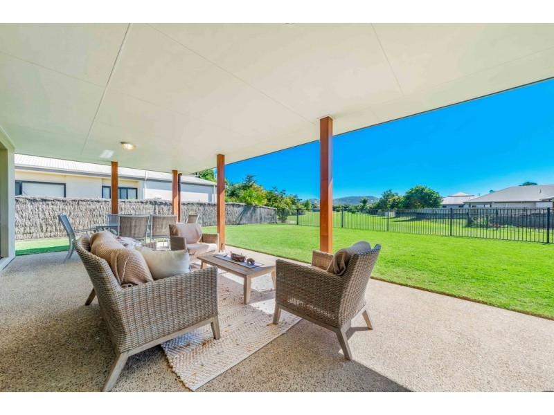 47 Abell Road, Cannonvale QLD 4802