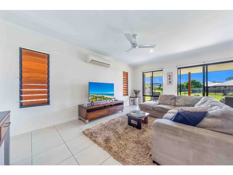 47 Abell Road, Cannonvale QLD 4802