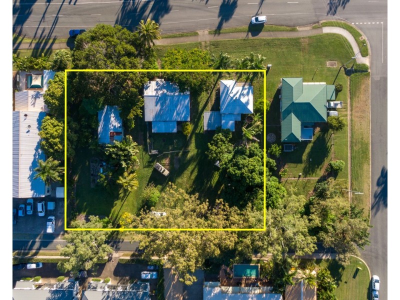 7-11 Beach Road, Cannonvale QLD 4802