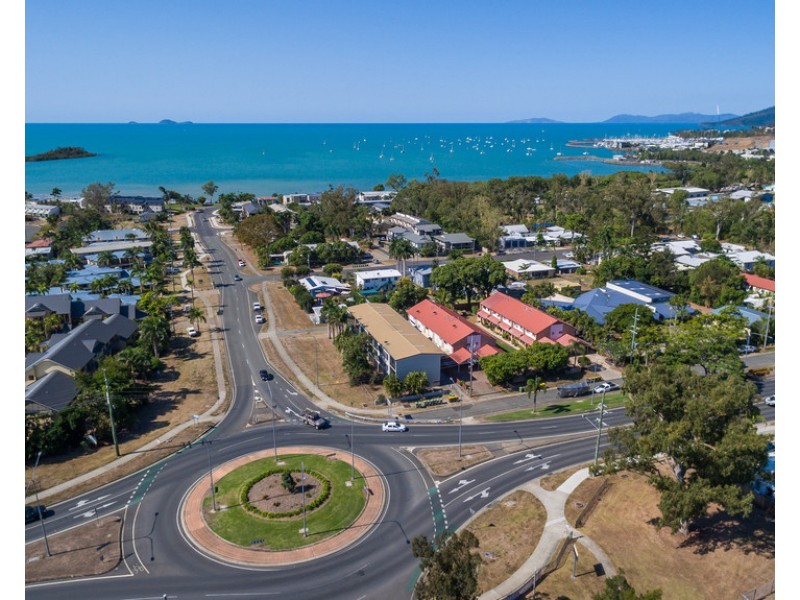 7-11 Beach Road, Cannonvale QLD 4802