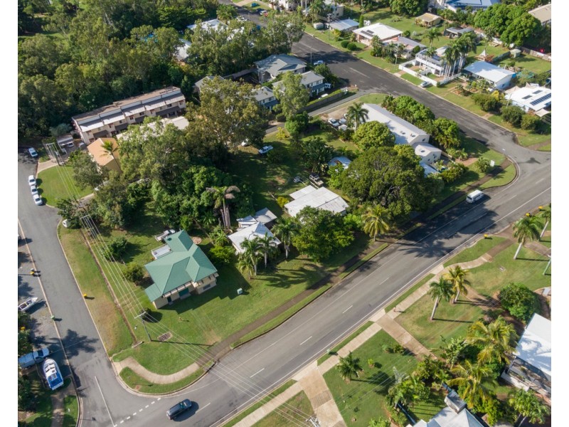 7-11 Beach Road, Cannonvale QLD 4802